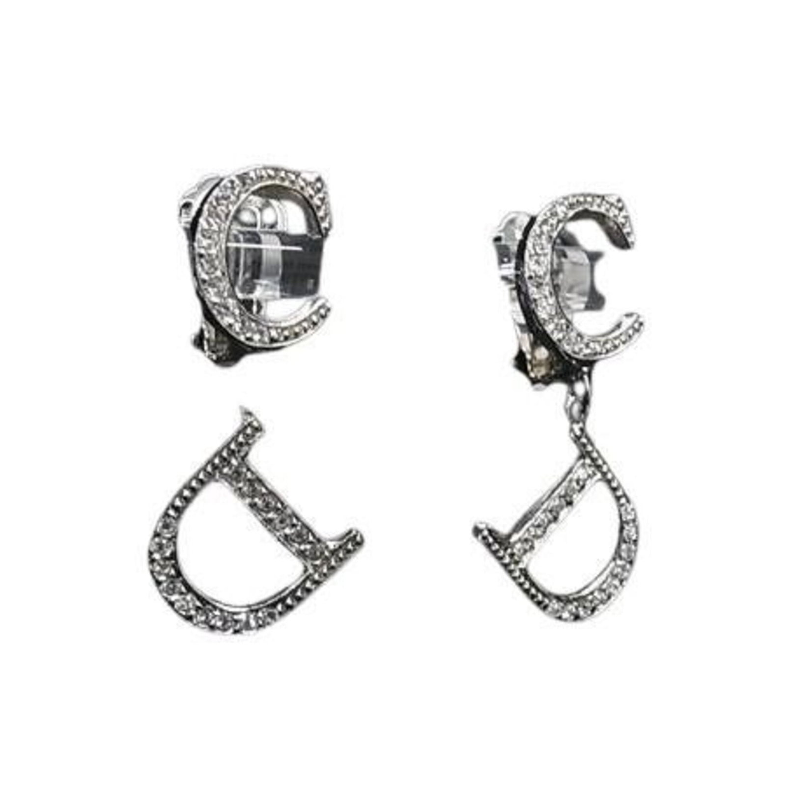 Christian Dior Clip Earrings Metal: Christian Dior Clip Earrings Metal Silver clip earrings from Christian Dior, measuring 3.10mm x 1.40mm in size. These metal earrings showcase the brand's signature style with a sleek and modern