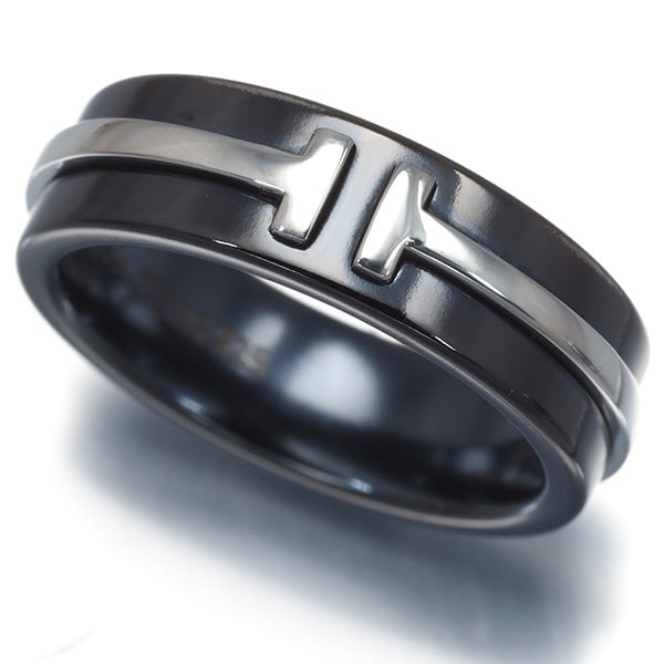 Silver Ring 925 Sterling Co T Us4.75: Silver Ring 925 Sterling Co T Us4.75 Sterling silver ring from Tiffany & Co., crafted with 925 metal purity, featuring a sleek design and ring size US4.75. This elegant piece weighs 3.5g and boasts a