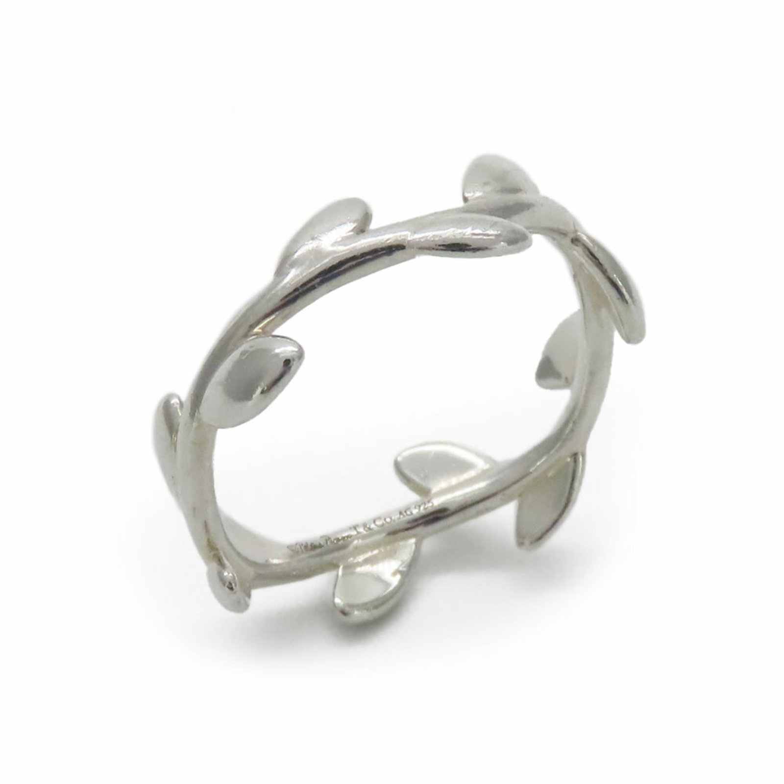 Silver 925 Tiffany Band Ring: Silver 925 Tiffany Band Ring Silver 925 Tiffany Band Ring features a sleek design with a width of 6mm and weight of 1.5g, making it a stylish accessory for everyday wear. This band ring is crafted fro