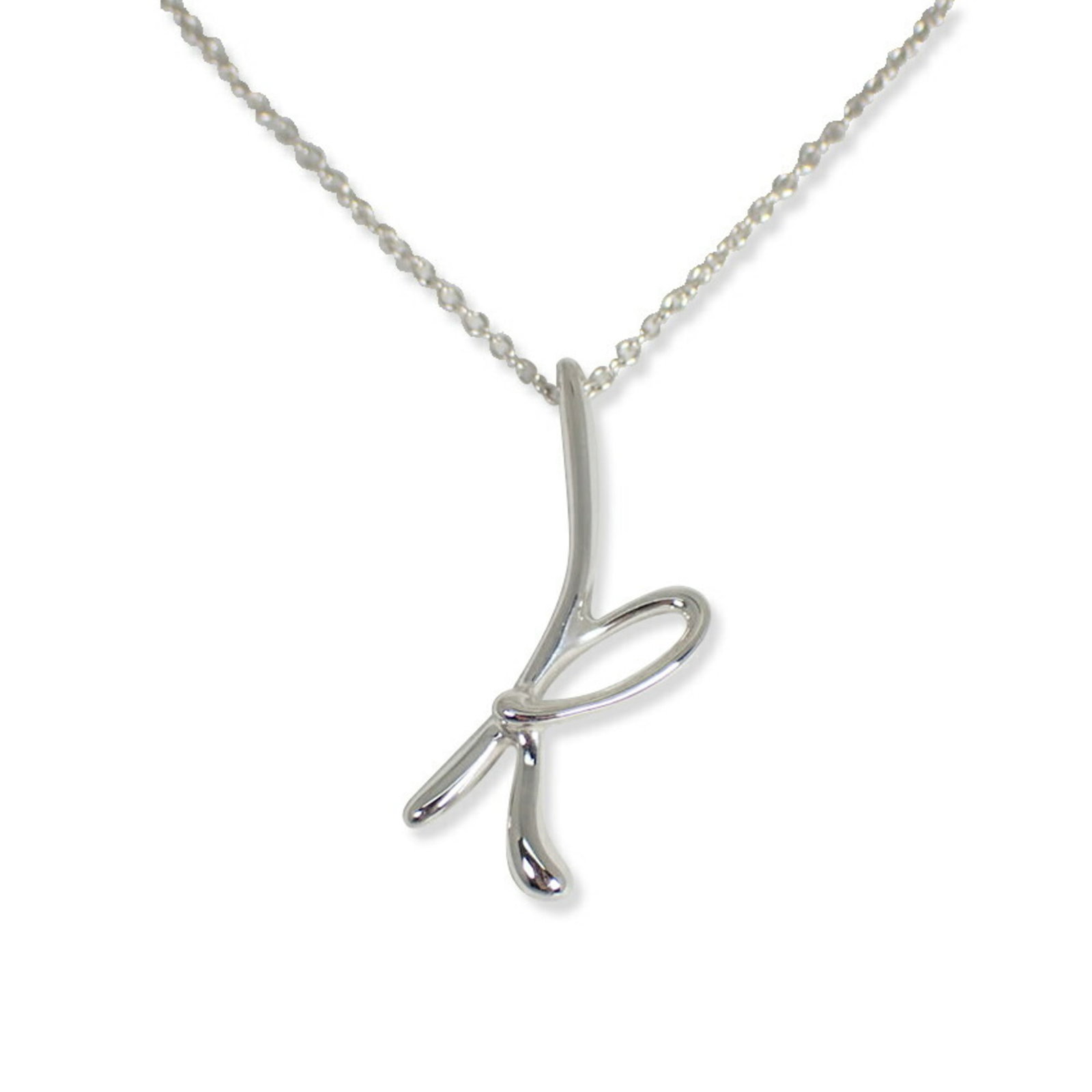 Initial 925 Necklace Pendant Tiffany Co: Initial 925 Necklace Pendant Tiffany Co Sterling silver 925 necklace pendant from Tiffany & Co, featuring a sleek design with a circumference of 41 cm and a pendant size of 23.5mm x 13.1mm. This elega