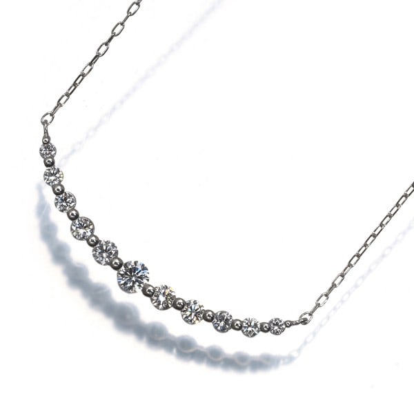 Diamond 0.30Ct Necklace 900 850 Platinum: Diamond 0.30Ct Necklace 900 850 Platinum 900 / 850 Platinum Diamond Pendant Necklace features a natural diamond with a total weight of 0.30ct, set in a pendant that measures 2.5 x 25.0mm and