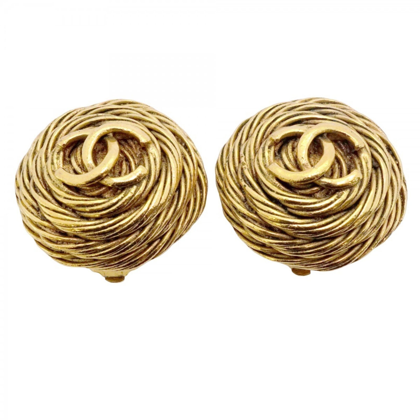 Chanel Clip Earrings Gold Plating: Chanel Clip Earrings Gold Plating Gold-plated clip earrings from Chanel, featuring a sleek and sophisticated design. Made with high-quality gold plating, these earrings add a touch of luxury to any