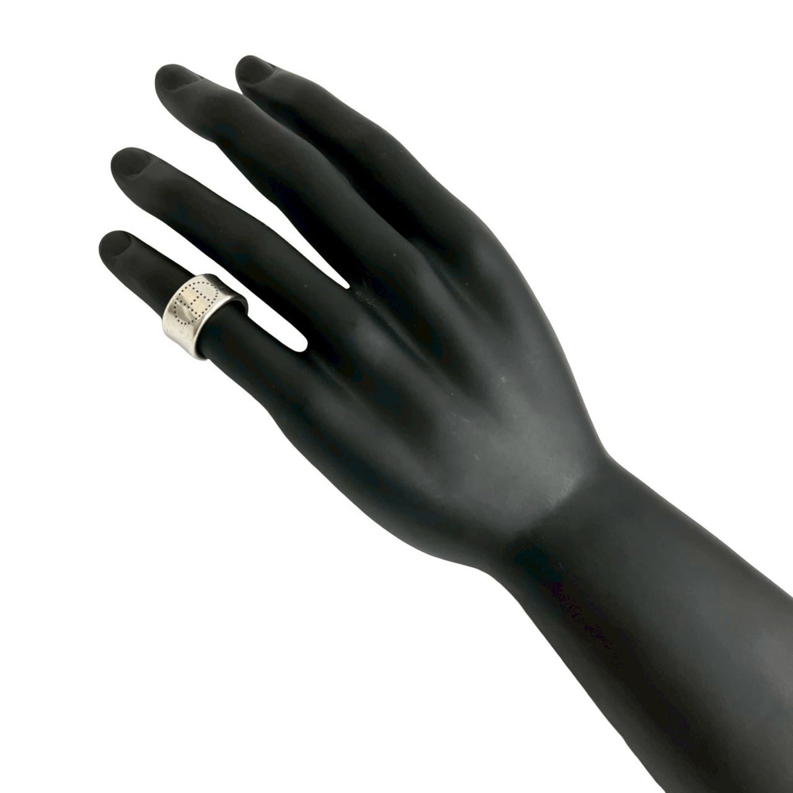 Silver Ring Band Hermes 925: Silver Ring Band Hermes 925 Silver Ring Band Hermes 925 - A sleek and modern band ring made from high-quality silver, perfect for everyday wear. This 925 sterling silver ring features a classic design
