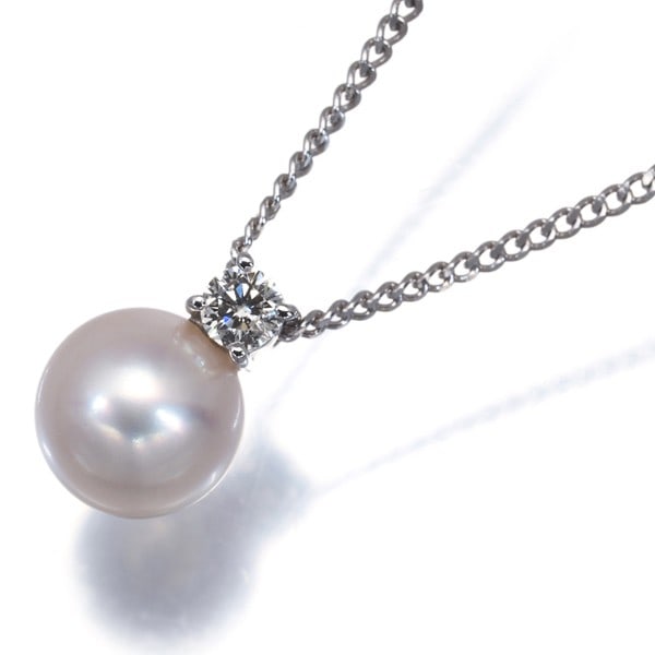 Tasaki Necklace Akoya Pearl 7.7Mm Diamond 0.11Ct Solitaire 850 Platinum: Tasaki Necklace Akoya Pearl 7.7Mm Diamond 0.11Ct Solitaire 850 Platinum Tasaki Necklace showcases a stunning Akoya pearl, approximately 7.7mm in diameter, set in 850 platinum solitaire style pendant.