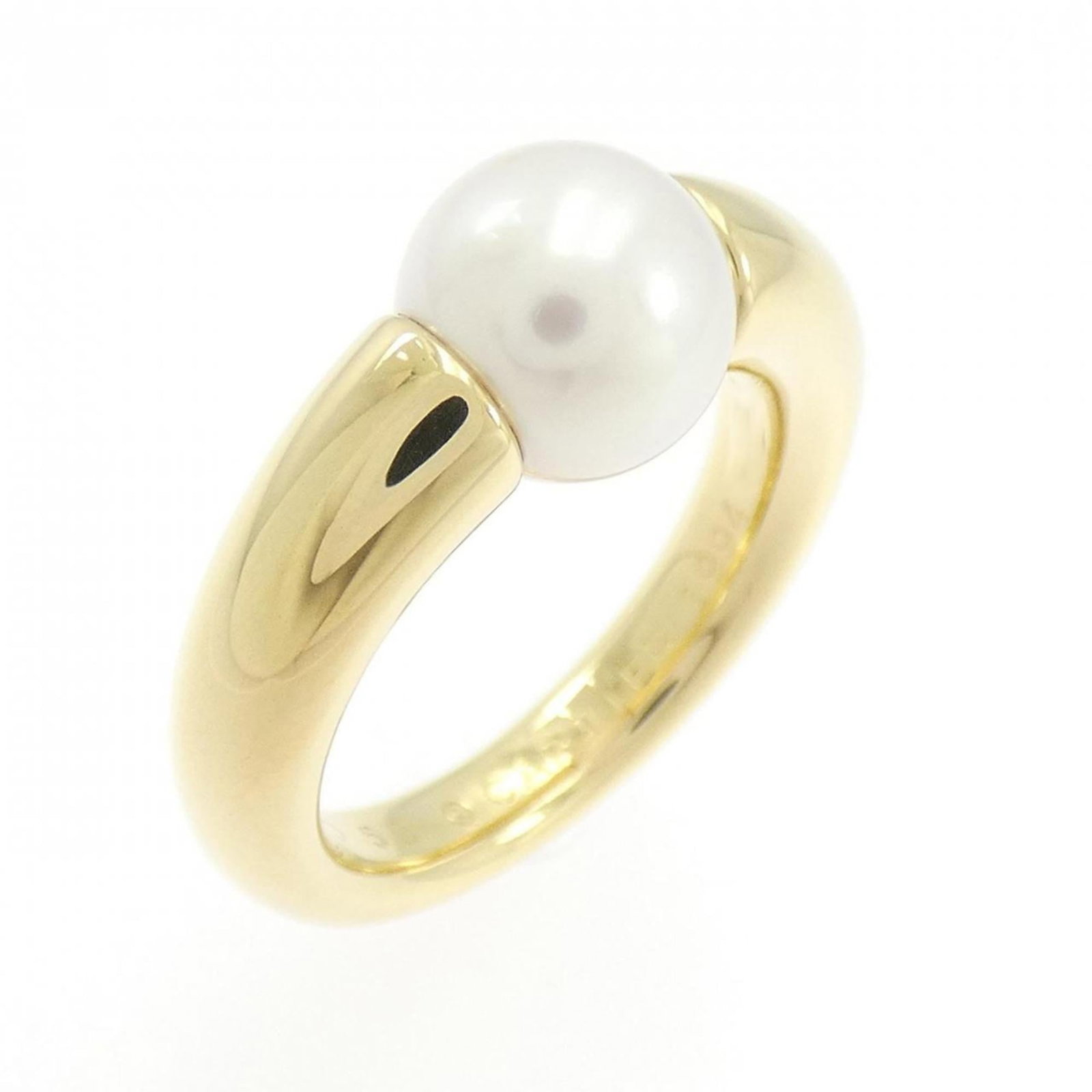 Yellow Gold Cartier Band Ring 18K: Yellow Gold Cartier Band Ring 18K Yellow Gold Cartier Band Ring 18K features a striking design in 18K yellow gold, with a classic band style that suits women's fashion. The ring measures 50 US and