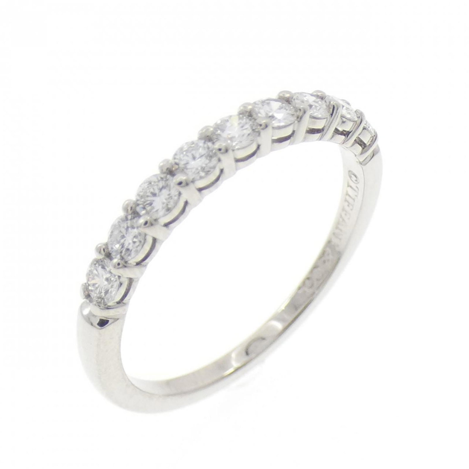 Tiffany platinum ring band: Tiffany platinum ring band Platinum ring band from Tiffany, featuring a high-quality platinum material and a diamond stone. This elegant band is available in US size 4.5 and Japanese size 8, making