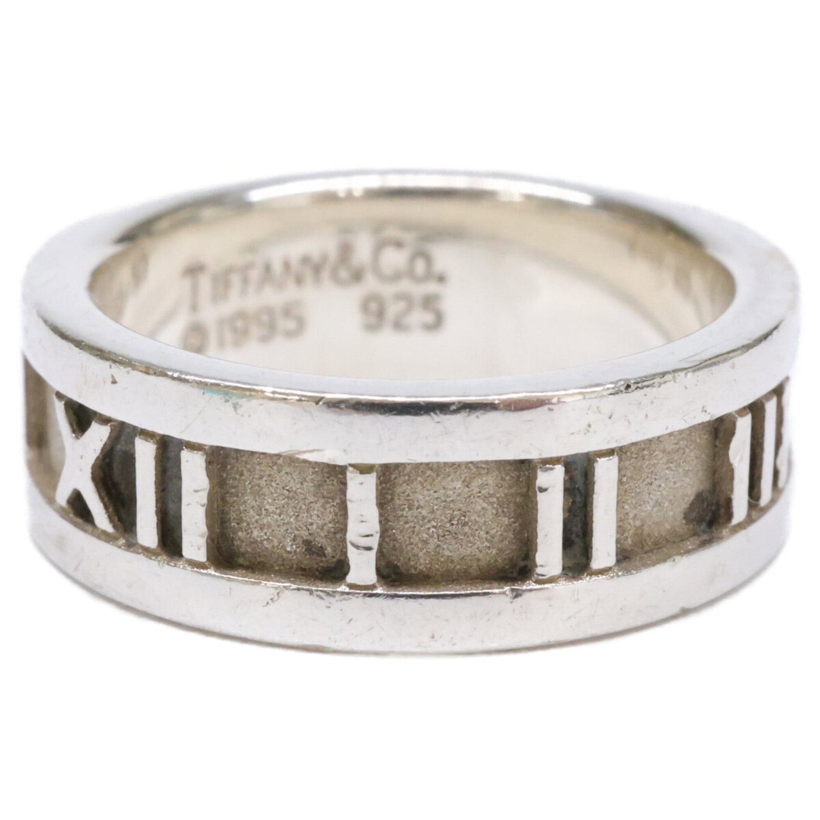 Silver 925 Tiffany Band Ring: Silver 925 Tiffany Band Ring Silver 925 Tiffany Band Ring is a women's band ring made from high-quality silver. The US size 4.5 and Japanese size 8 fit comfortably, making it suitable for everyday