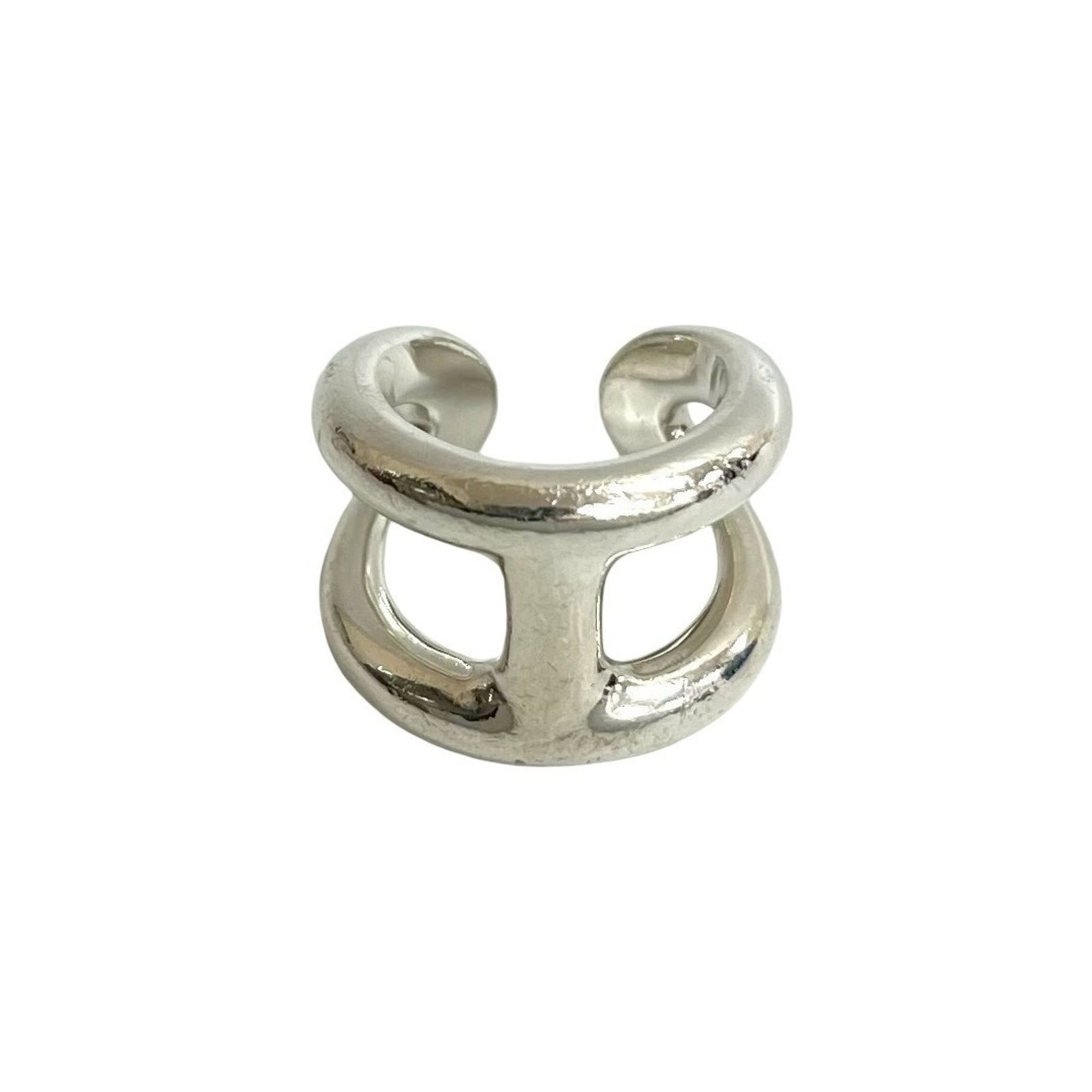 Silver Ring Band Hermes 925: Silver Ring Band Hermes 925 Silver Ring Band Hermes 925 features a sleek and modern design, made from high-quality silver material. This women's band ring boasts a classic style that complements