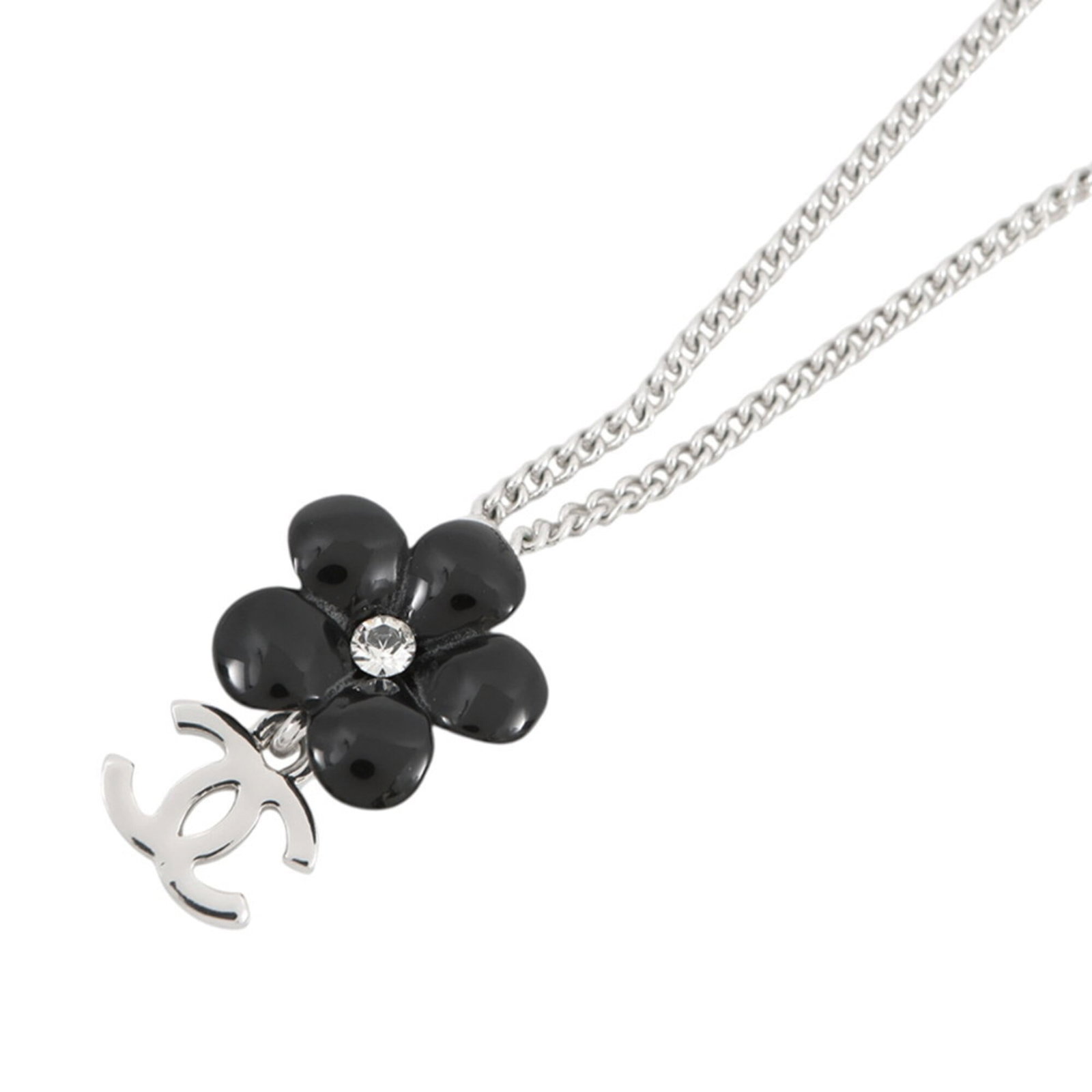 Hermes Necklace Camellia Coco Mark 05 V Chanel Hermes Chanel Necklace: Hermes Necklace Camellia Coco Mark 05 V Chanel Hermes Chanel Necklace Camellia Coco Mark 05 V Chanel's iconic necklace boasts a sleek, resin pendant adorned with the signature Camellia motif. This ele