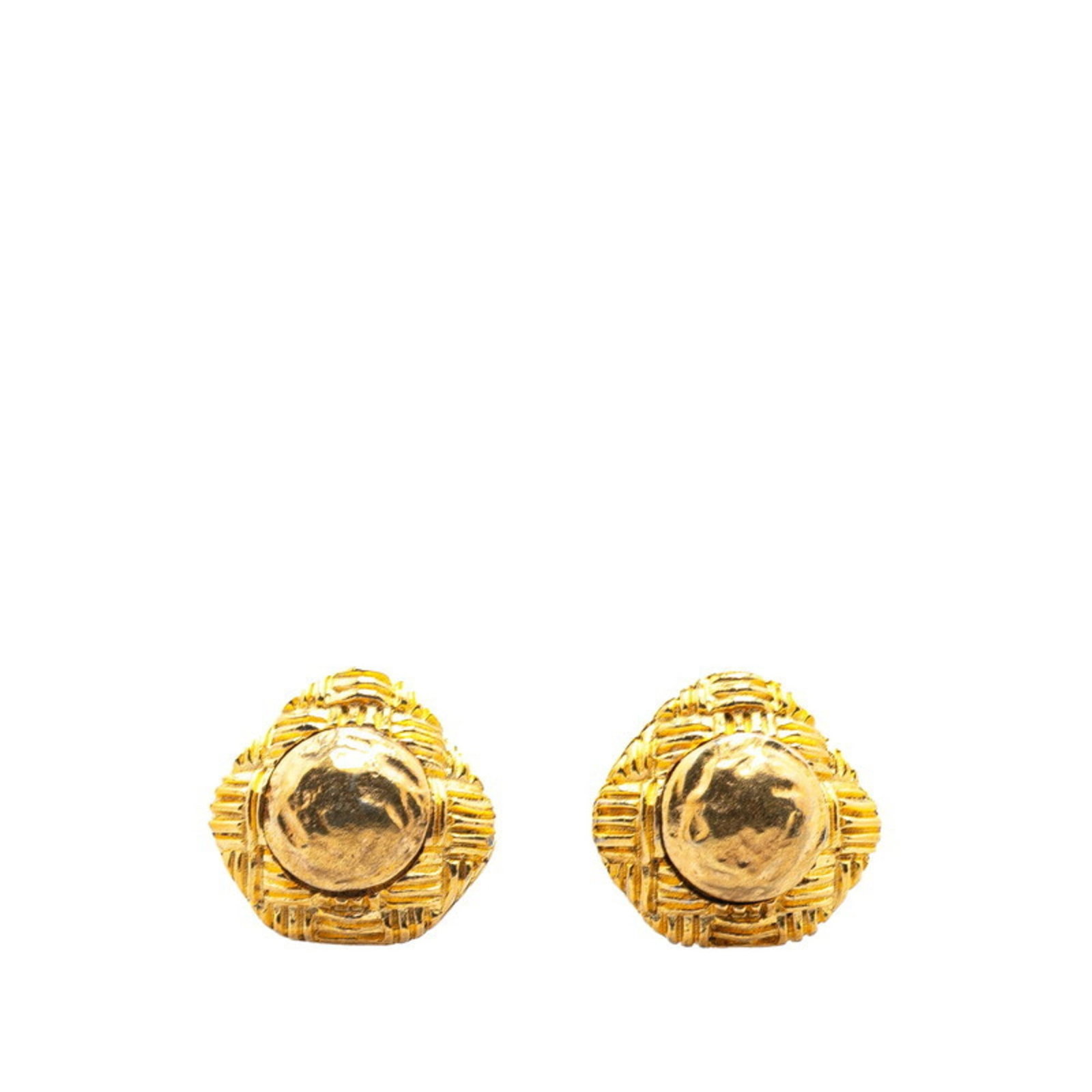 Clip earrings by Chanel: Clip earrings by Chanel Clip earrings by Chanel, crafted in gold, bear the signature of the renowned fashion house. Measuring 25mm x 25mm, these elegant accessories are a testament to timeless
