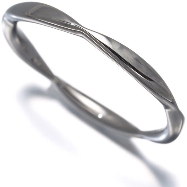 Chanel Platinum Ring Camelia Eu54 950: Chanel Platinum Ring Camelia Eu54 950 Platinum band with Camelia design, a timeless and elegant style from CHANEL. This platinum ring features a band base metal of 950, measuring EU54 in size and