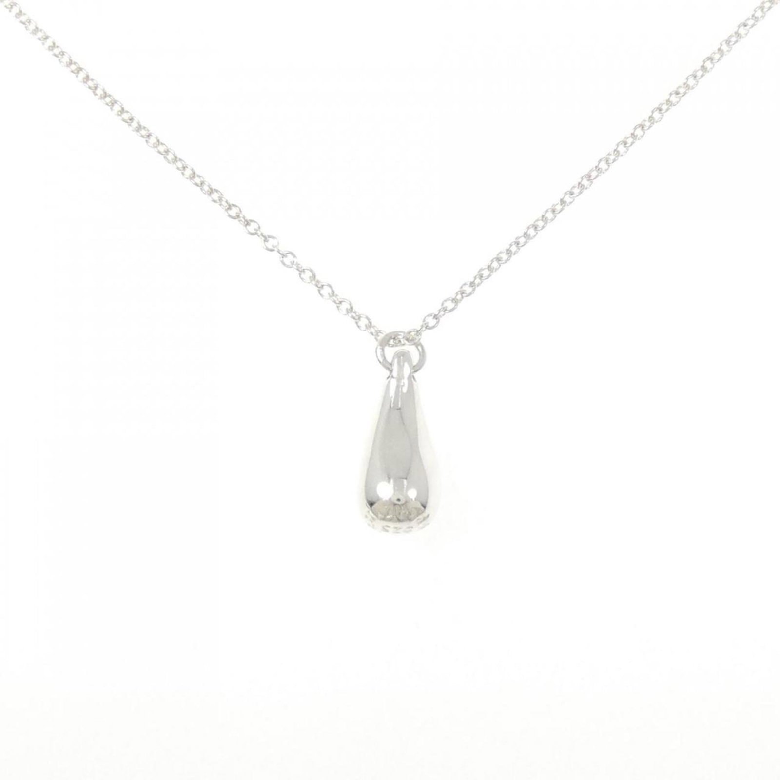 Tiffany Necklace Teardrop: Tiffany Necklace Teardrop Silver Tiffany Necklace Teardrop Pendant, 41cm Circumference. This sterling silver necklace features a teardrop pendant with dimensions 13.9mm x 5.5mm. Comes in a box. Item