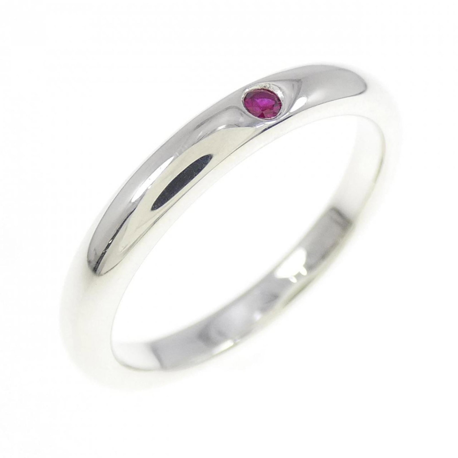 Silver 925 Tiffany Band Ring: Silver 925 Tiffany Band Ring Silver 925 Tiffany Band Ring features a classic design with a ruby stone, crafted from high-quality silver. This elegant ring is available in US size 6.5 and Japanese