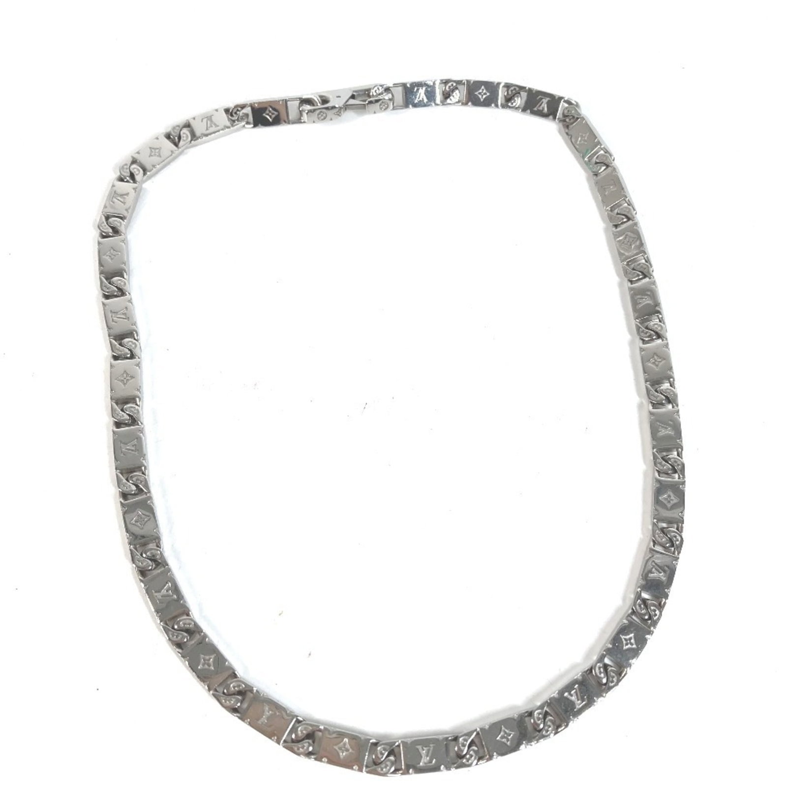 Louis Vuitton M00919 Monogram Necklace Tie-Up Chain Metal Men'S & Women'S Silver: Louis Vuitton M00919 Monogram Necklace Tie-Up Chain Metal Men'S & Women'S Silver Silver Louis Vuitton M00919 Monogram Necklace Tie-Up Chain Metal Men's & Women's Necklace features a classic design