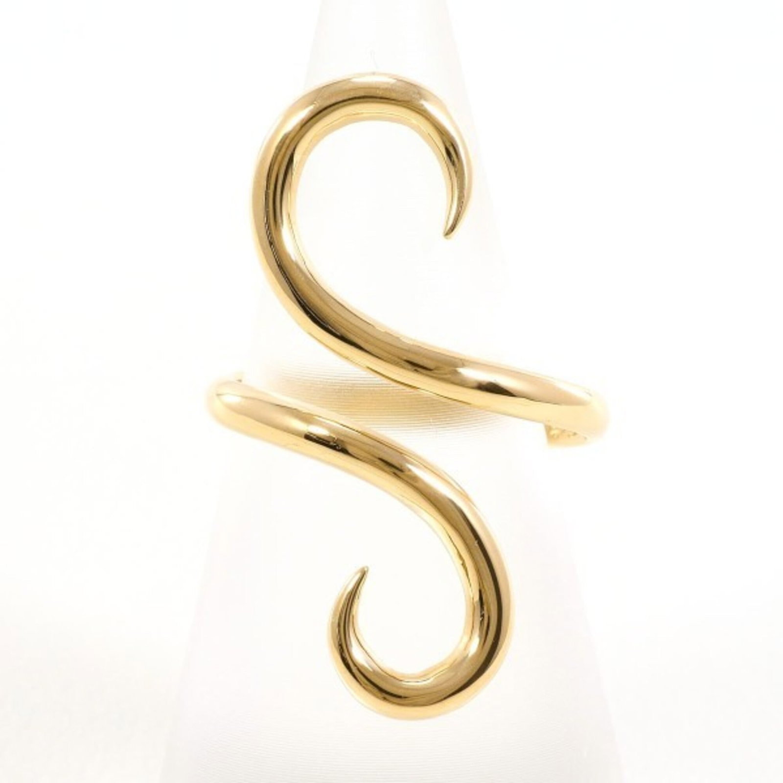 Unbranded Band Ring Yellow Gold (18K): Unbranded Band Ring Yellow Gold (18K) Yellow gold band ring with 18K metal purity, measuring 30mm in width and weighing 3.9g, suitable for a US size 5 or JP size 9 fit. This unbranded piece features