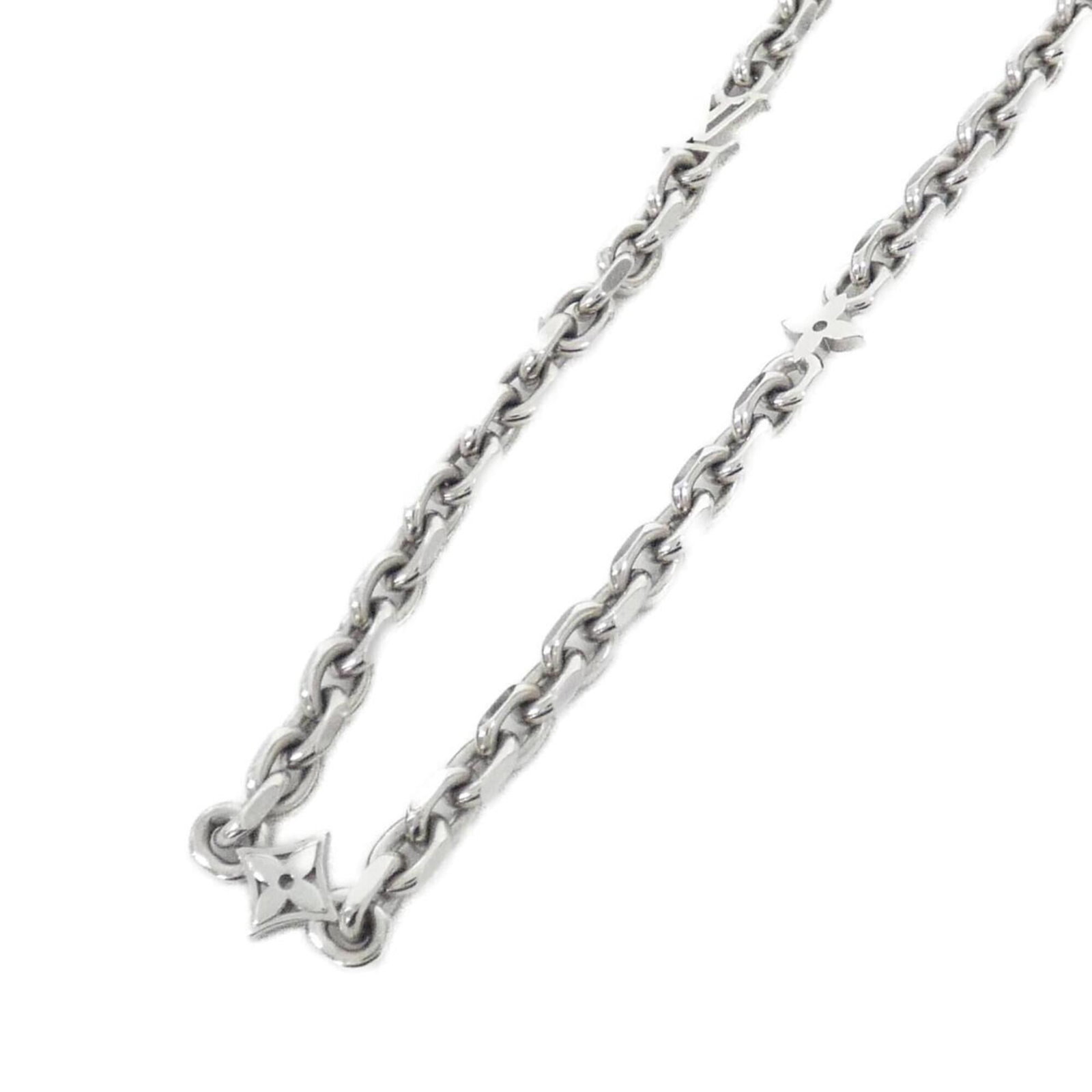 Louis Vuitton Necklace Lv Cable M02223: Louis Vuitton Necklace Lv Cable M02223 Silver Louis Vuitton Necklace with Cable Design, featuring a 15mm x 9mm pendant and adjustable neck circumference up to 54.5 cm. This elegant necklace showcases