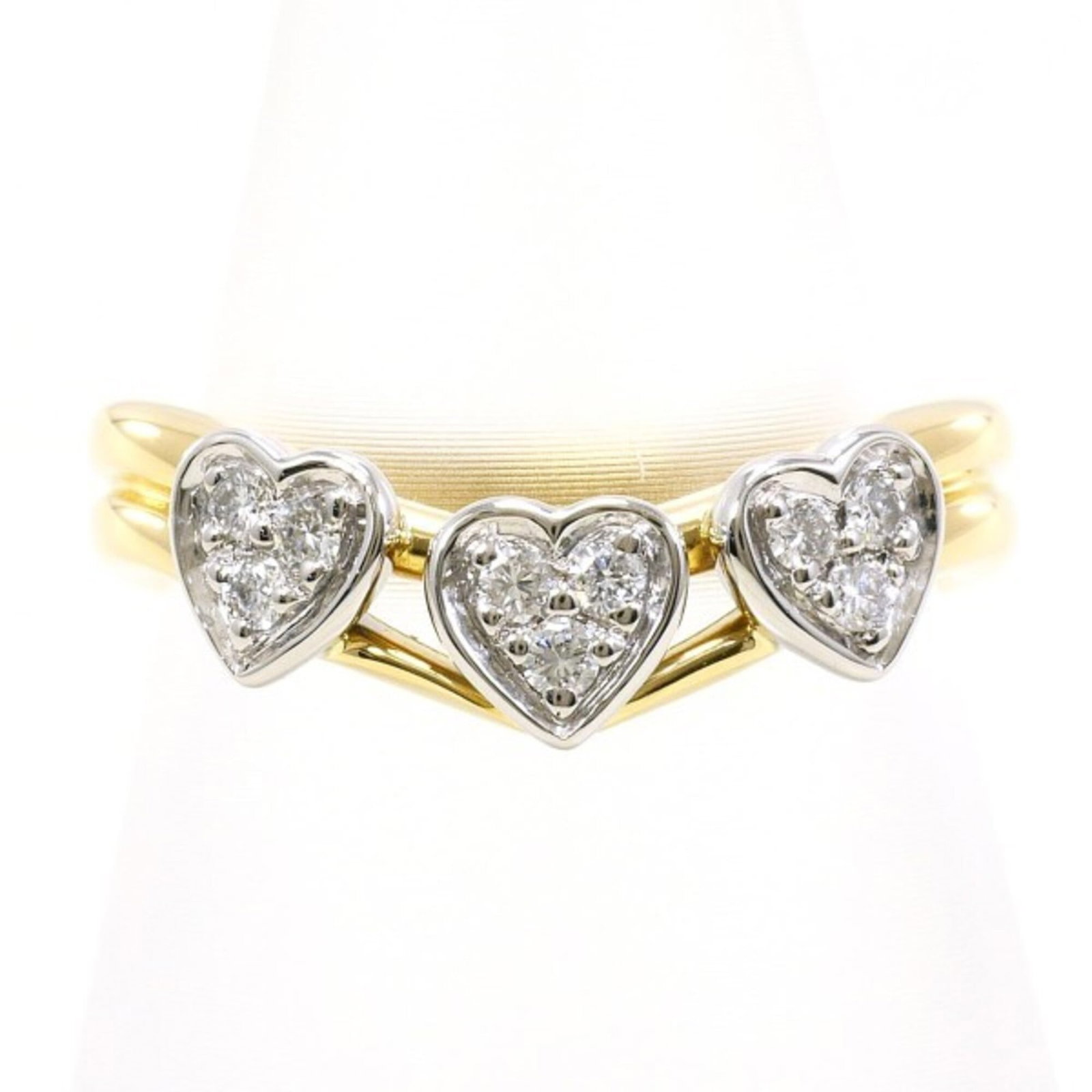 Platinum 900 18K Unbranded Gold Yellow Band Ring: Platinum 900 18K Unbranded Gold Yellow Band Ring Platinum 900 18K Unbranded Gold Yellow Band Ring features a striking combination of platinum and yellow gold, with a durable 18k metal purity. The