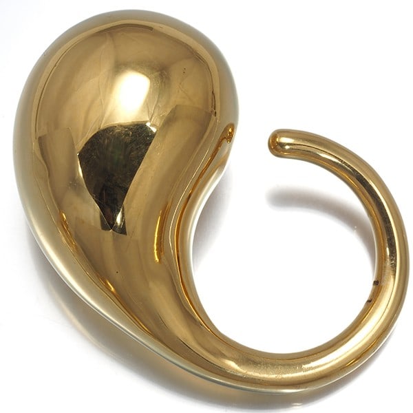 Bottega Veneta Ring Drop Us6.5-6.75 925 Sterling Silver: Bottega Veneta Ring Drop Us6.5-6.75 925 Sterling Silver Sterling silver Bottega Veneta ring drop, crafted from 925 metal with a sleek design width of 19.1mm and a base shank of 3.7mm, available in