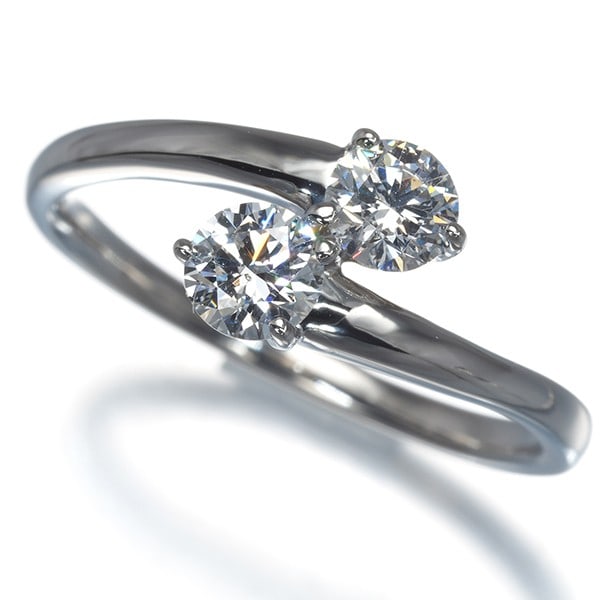 Gstv Ring Diamond 0.33Ct/ 0.31Ct 2P Us7.75 950 Platinum: Gstv Ring Diamond 0.33Ct/ 0.31Ct 2P Us7.75 950 Platinum US7.75 Platinum Ring with Natural Diamond, 0.33ct & 0.31ct. This stunning ring features two natural diamonds, weighing a combined total of