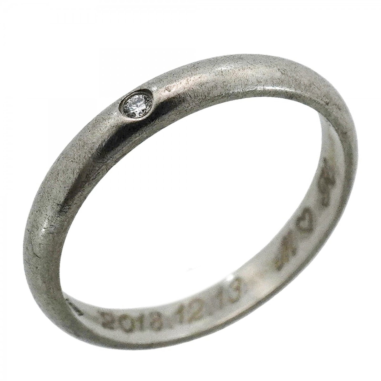 Platinum 950 Cartier Ring Band: Platinum 950 Cartier Ring Band Platinum 950 Cartier Ring Band features a stunning diamond stone, crafted from high-quality platinum material. The ring's elegant design and premium metal make it a