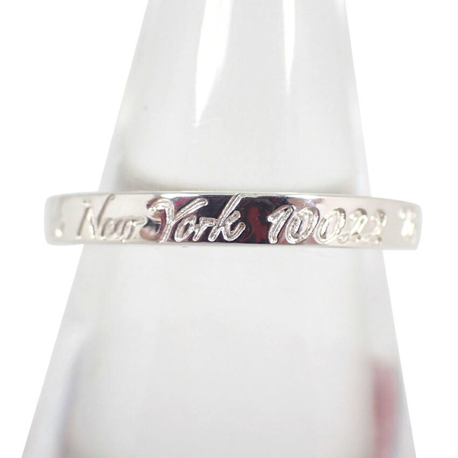 Sterling Silver Tiffany Band Ring 925: Sterling Silver Tiffany Band Ring 925 Sterling silver Tiffany band ring, 925. This elegant ring features sterling silver material and bears a signature. US size 7 and JP size 14, suitable for those