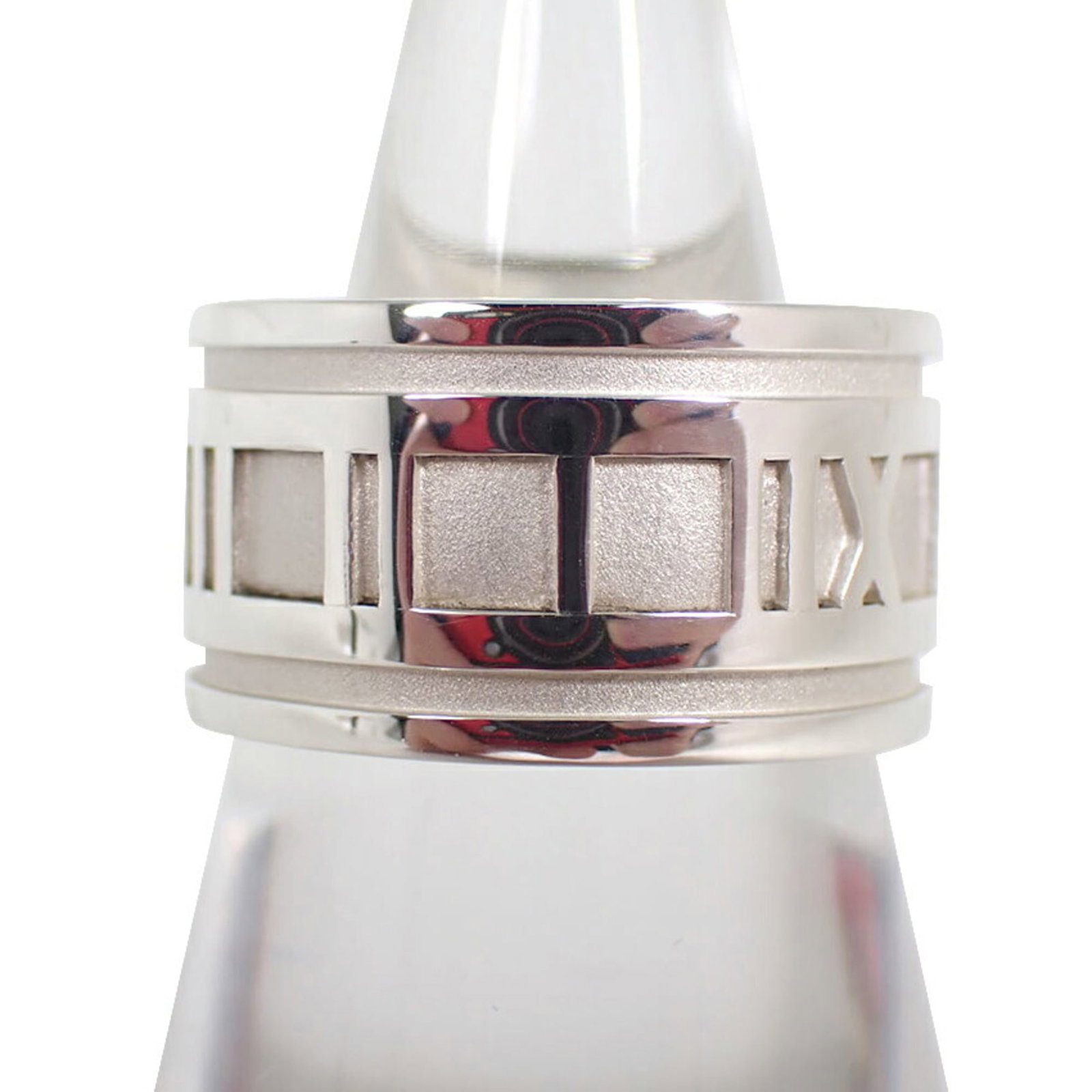 Sterling Silver Tiffany Band Ring 925: Sterling Silver Tiffany Band Ring 925 Sterling silver Tiffany band ring 925, crafted from high-quality material, features a timeless design suitable for both men and women. Available in US size 7.5