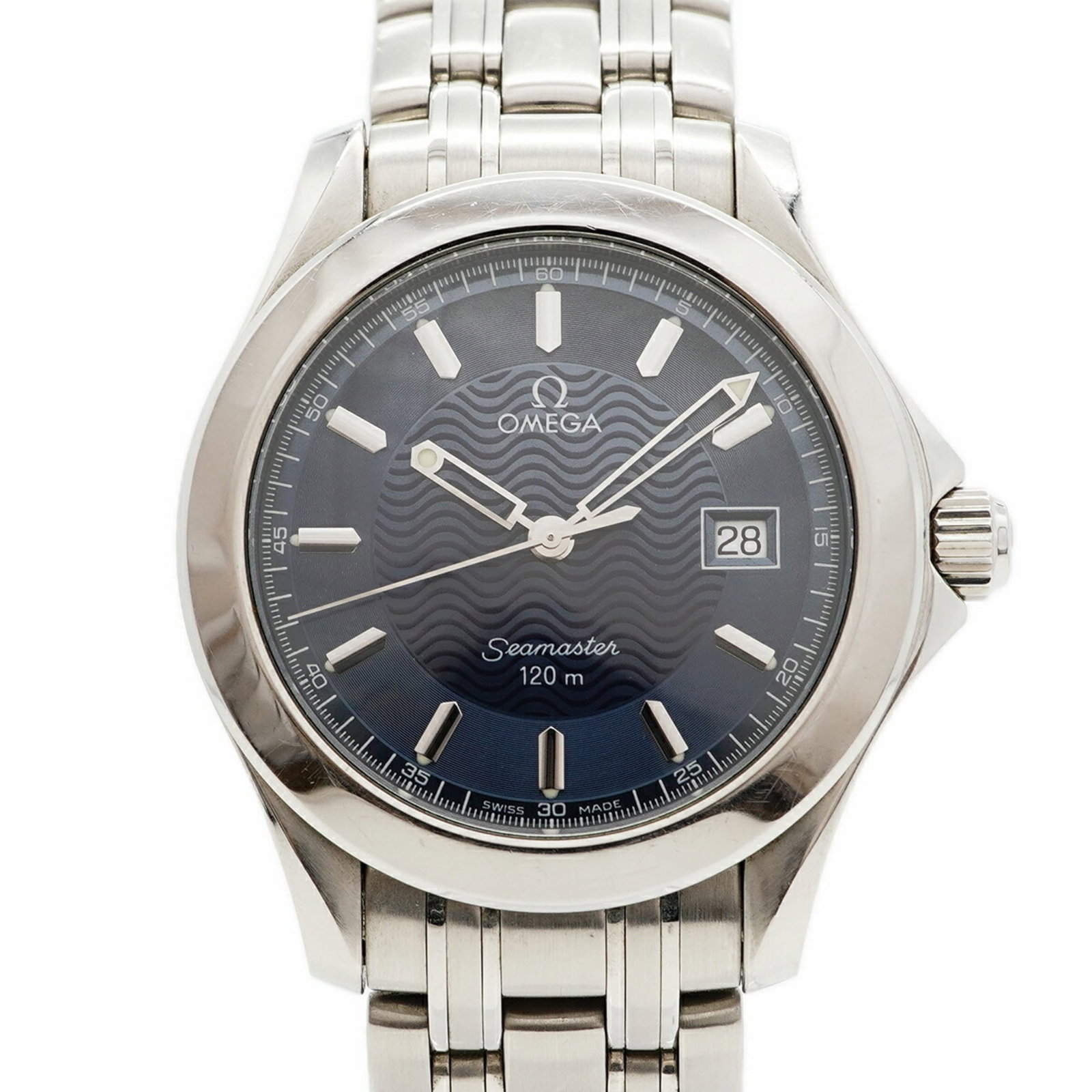 Wristwatch of Omega: Wristwatch of Omega Stainless steel band and blue dial make for a sleek and stylish timepiece, while the quartz movement ensures reliable accuracy. The compact case diameter of 35.9mm fits