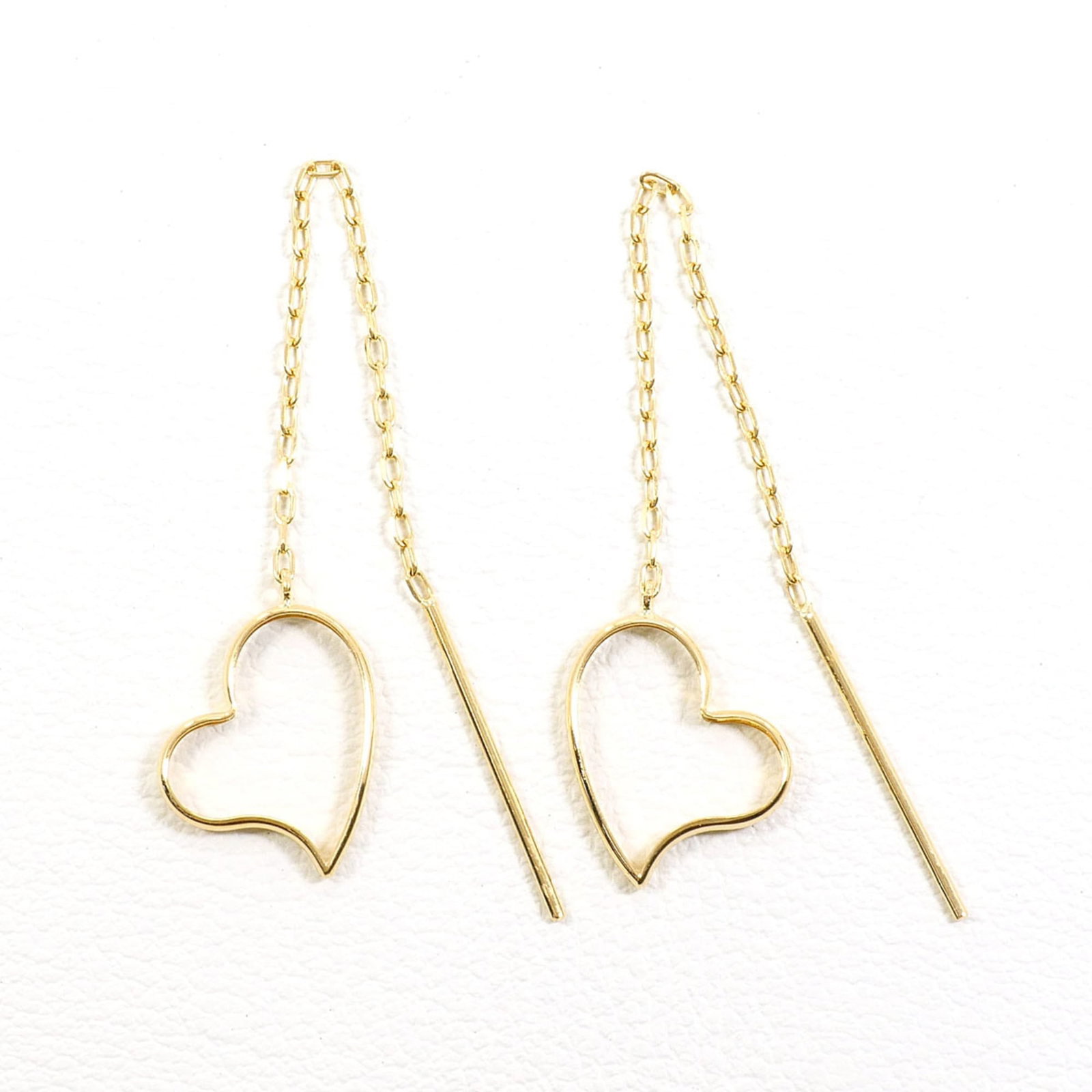 Unbranded Chain Earrings Yellow Gold (18K): Unbranded Chain Earrings Yellow Gold (18K) Yellow gold (18K) chain earrings with a simple, understated design make a subtle yet elegant statement. Made from high-quality 18K yellow gold, these earring