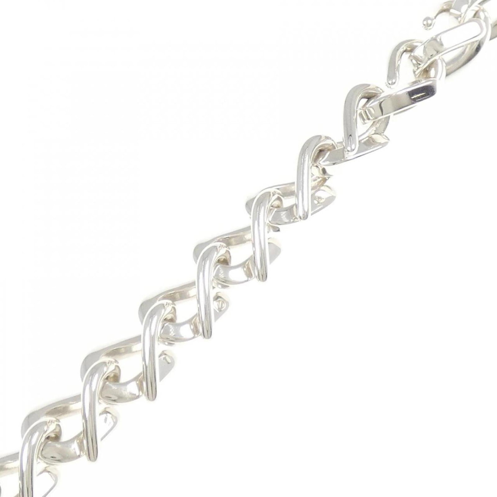 Charm bracelet silver 925: Charm bracelet silver 925 Silver 925 Charm Bracelet, 20cm in length. This charm bracelet showcases the classic style of Tiffany's signature design, with a silver 925 material that adds a touch of