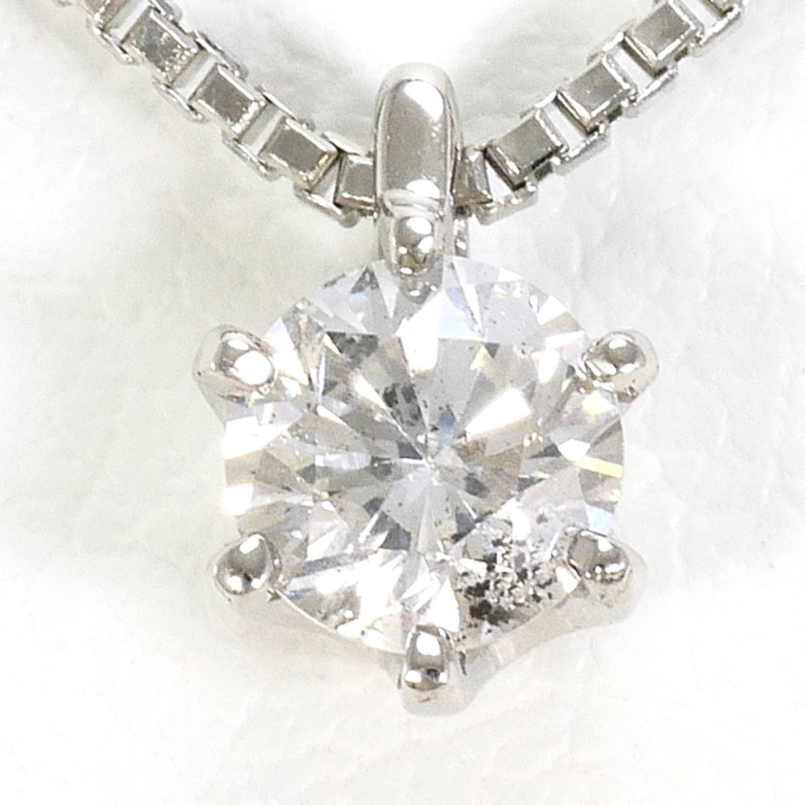 Pt900 Platinum/ Pt850 Necklace With 0.31Ct Diamond (I1 Clarity) Certificate Of Authenticity Total: Pt900 Platinum/ Pt850 Necklace With 0.31Ct Diamond (I1 Clarity) Certificate Of Authenticity Total Platinum/ Pt900 Necklace With 0.31Ct Diamond Features A Durable 40cm Chain Made From High-Quality