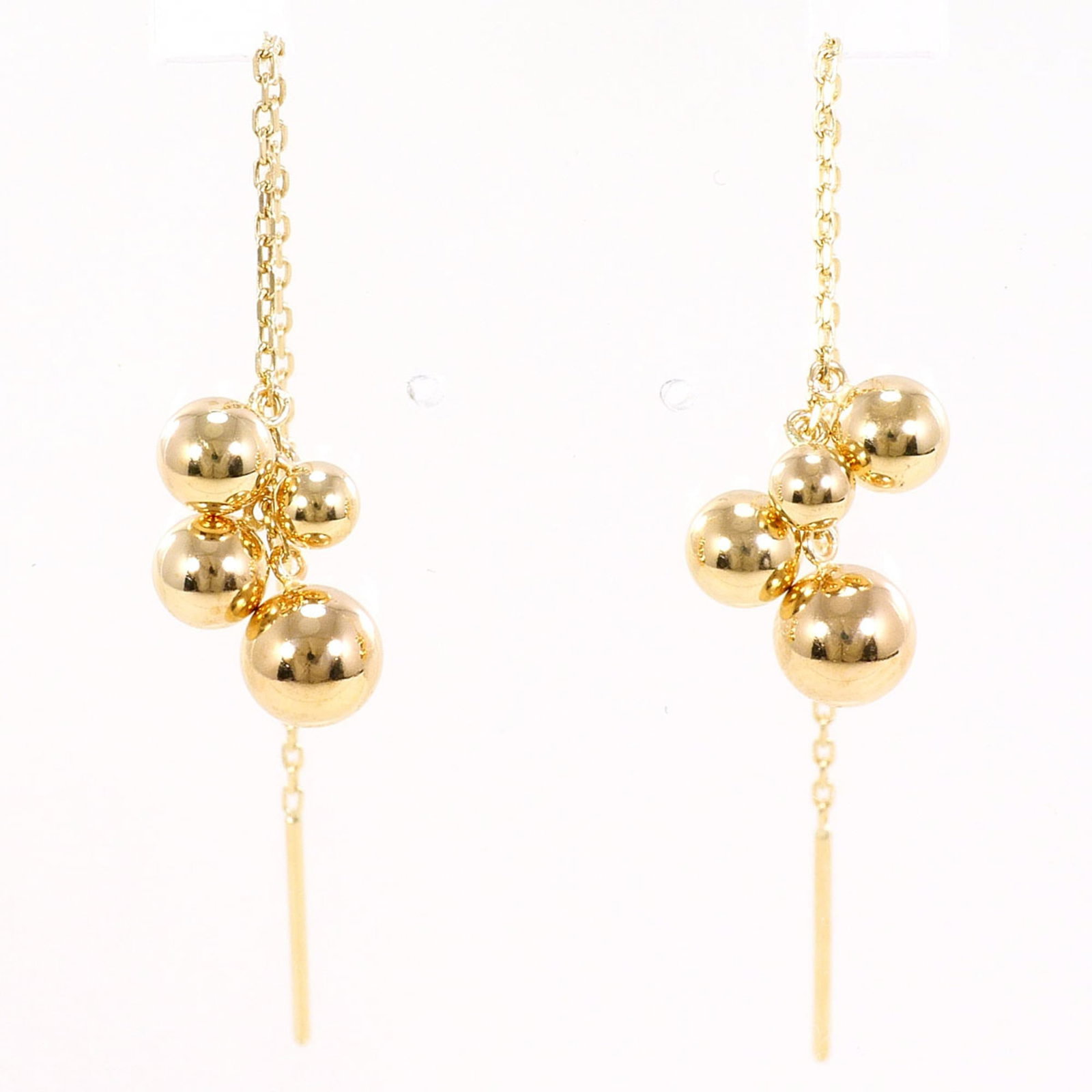 Yellow Gold Chain Earrings Unbranded: Yellow Gold Chain Earrings Unbranded Yellow gold chain earrings made from 10K yellow gold, weighing 0.7g each, offer a subtle and elegant touch to any outfit. Crafted from high-quality gold metal,