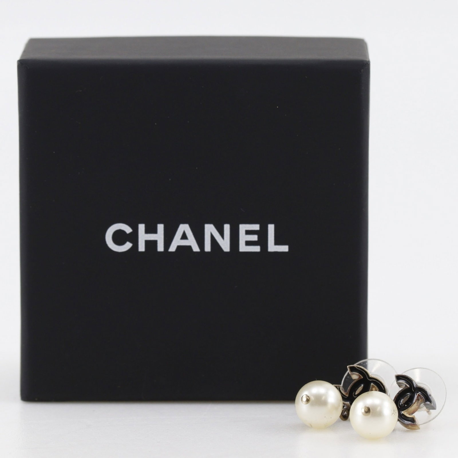 Chanel Stud Earrings Gold Plating - 11