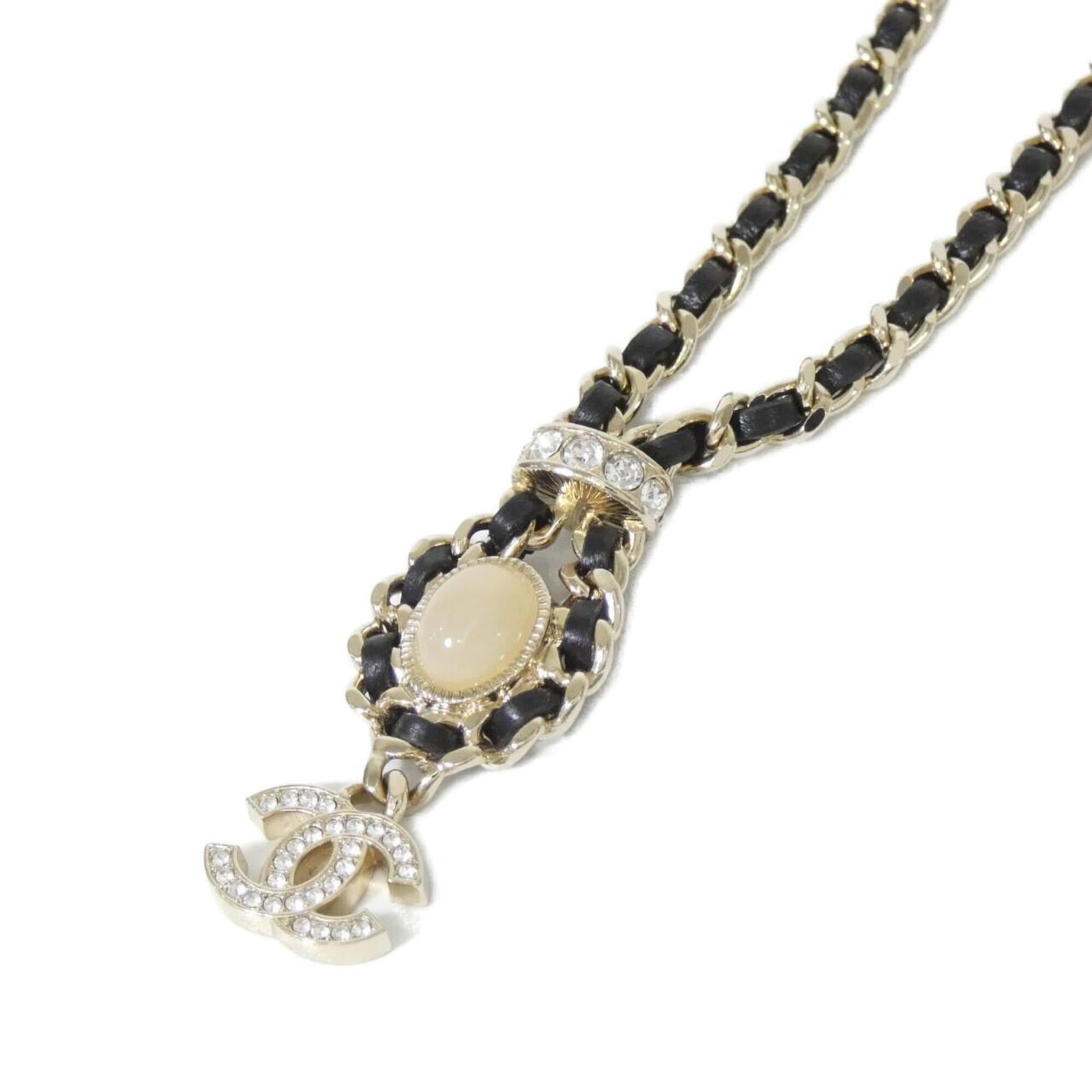 Chanel Ab6719 Necklace: Chanel Ab6719 Necklace The Chanel AB6719 Necklace boasts sleek, modern design with its lamb leather strap and gold-tone hardware. A striking 43mm x 20mm pendant adds a touch of sophistication to the