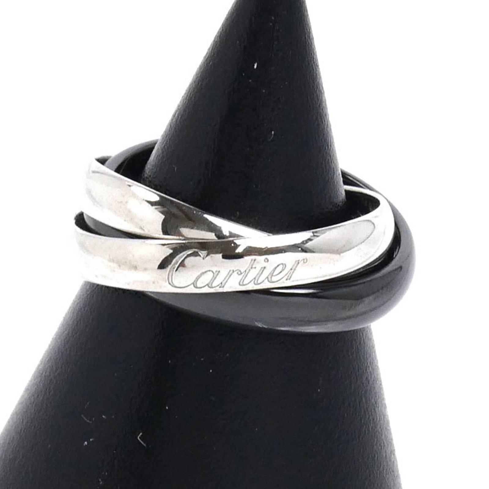 Ceramic White Gold Cartier 18K Band Ring: Ceramic White Gold Cartier 18K Band Ring Ceramic White Gold Cartier 18K Band Ring - A stunning band ring from the renowned French luxury brand, featuring ceramic and white gold (18K) materials. This