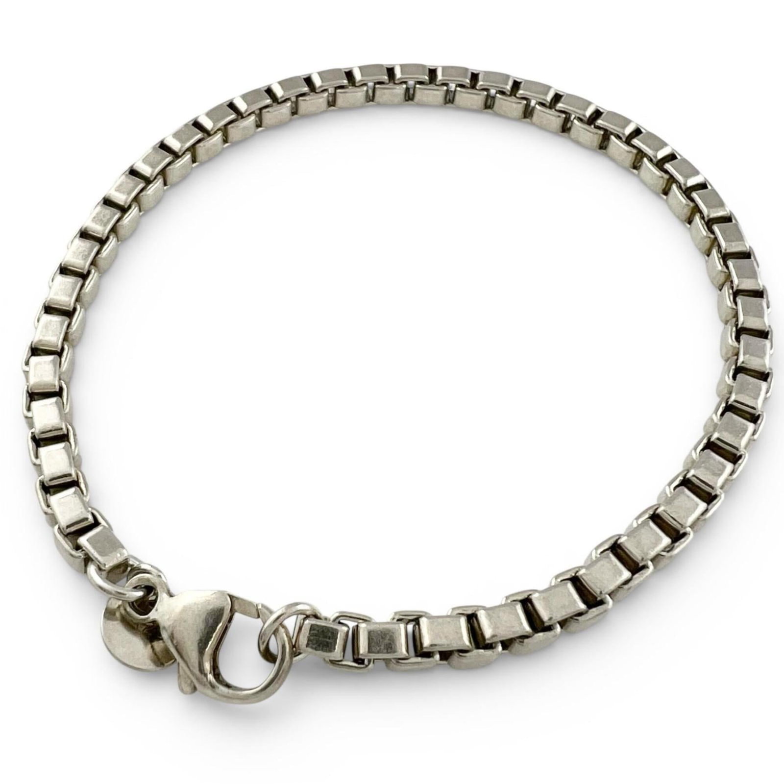 Charm bracelet silver 925: Charm bracelet silver 925 Silver 925 charm bracelet with a sleek design, measuring 19cm in length. This stylish accessory features the hallmark of sterling silver quality and a classic charm bracelet