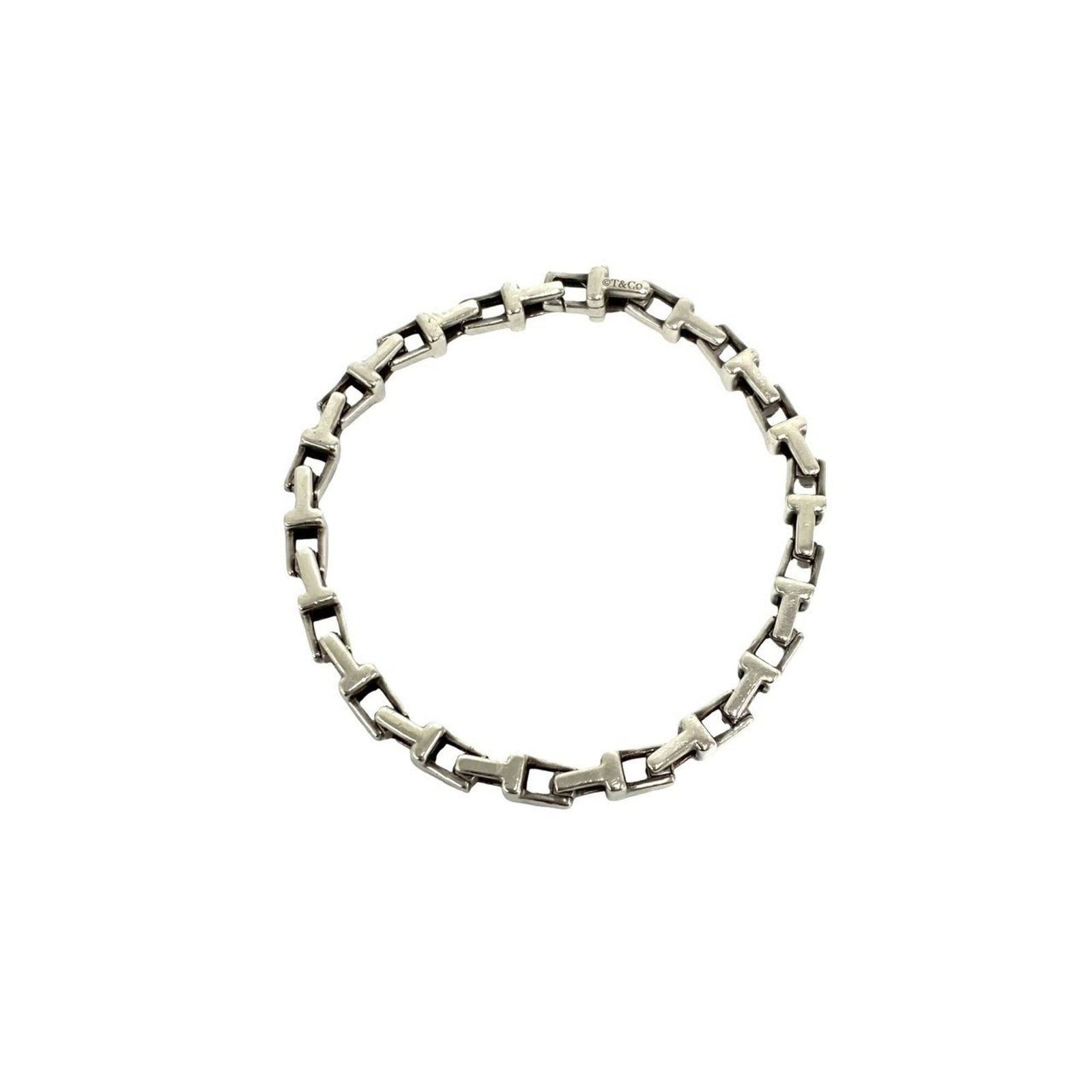 Charm bracelet silver 925: Charm bracelet silver 925 Silver 925 charm bracelet with a sleek and modern design, crafted from high-quality sterling silver. The delicate chain measures 18.5cm in length, making it a versatile acces