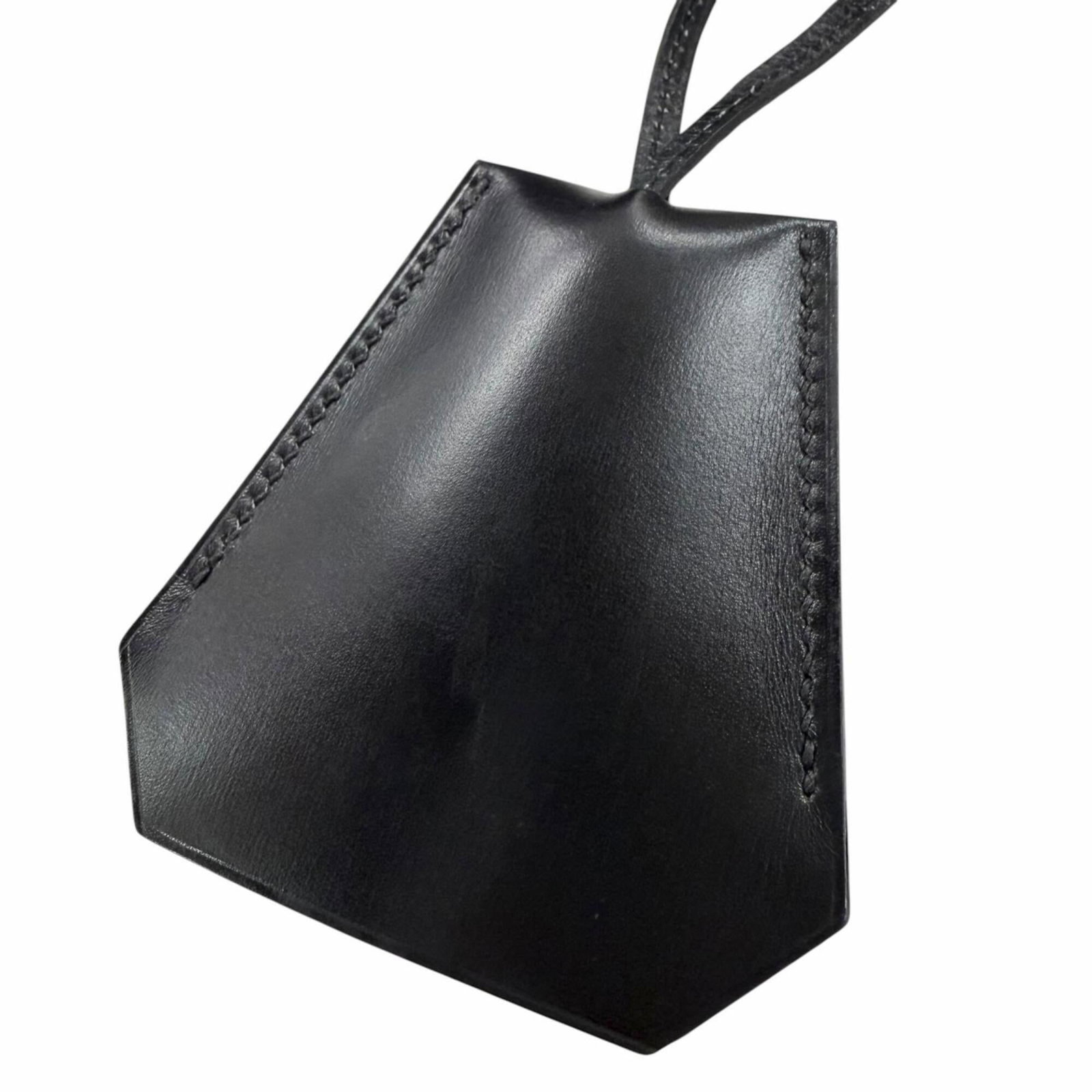 Hermes Vintage Leather Necklace With Silver Hardware Margiela Era Black ?C Stamp Made In France: Hermes Vintage Leather Necklace With Silver Hardware Margiela Era Black ?C Stamp Made In France Made in France, this Hermes vintage leather necklace boasts sleek silver hardware and bears the distinct