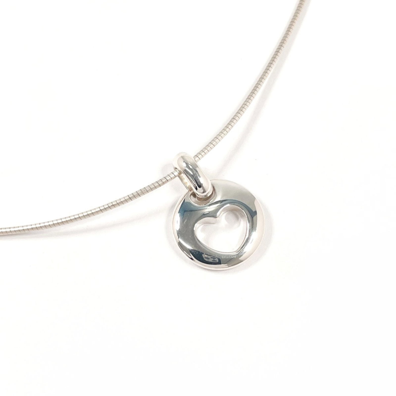 Tiffany&Co. Tiffany Pierced Heart Necklace Sterling Silver 925 Silver Women'S: Tiffany&Co. Tiffany Pierced Heart Necklace Sterling Silver 925 Silver Women'S Sterling silver Tiffany&Co. necklace with a pierced heart pendant, crafted from 925 silver and measuring 14.2mm x 14.2mm