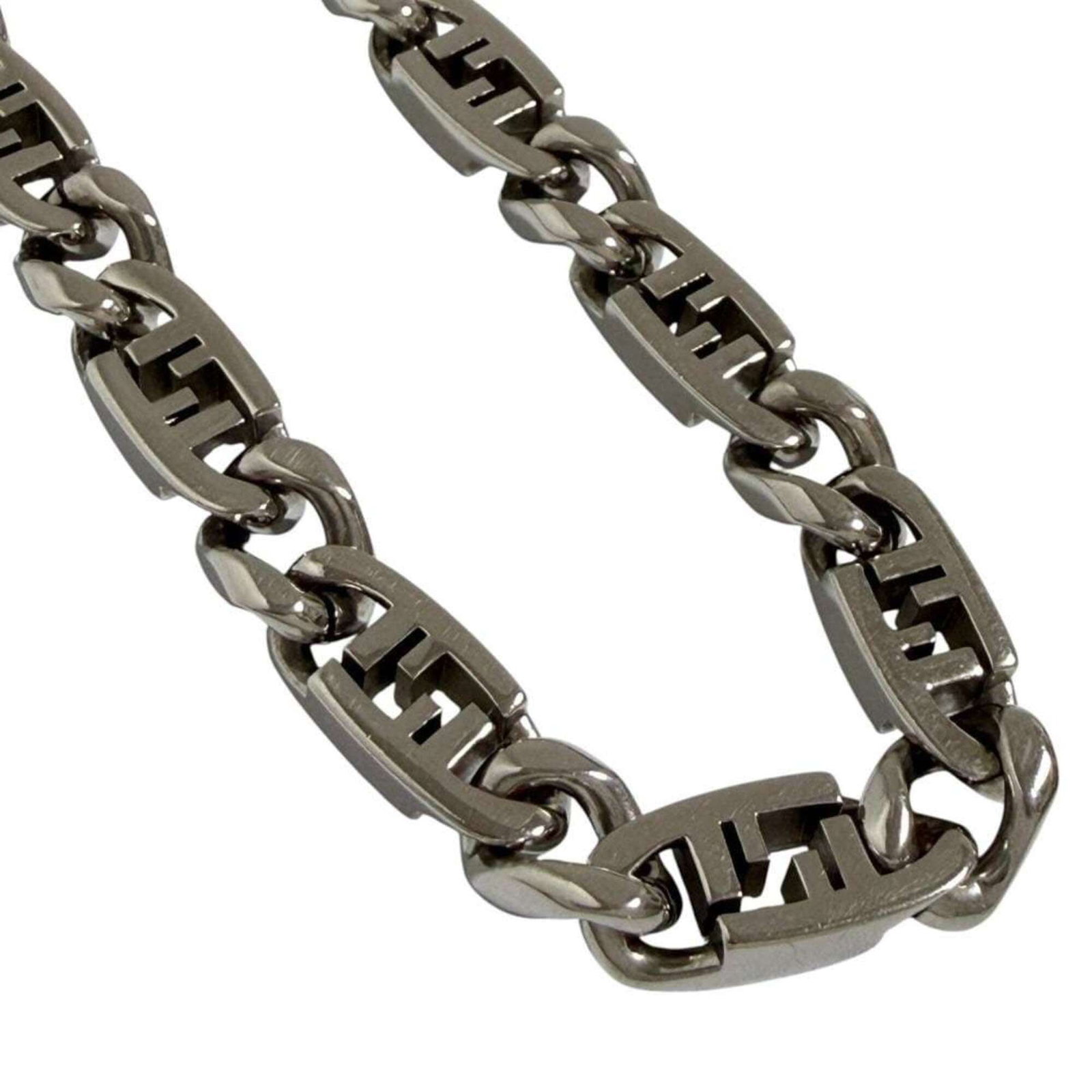 FENDI Chain Link Necklace Auroch Men's: FENDI Chain Link Necklace Auroch Men's 51 cm / 20.07'' chain link necklace from Fendi, made with metal and designed for men. This Italian-made necklace features a chain link design that adds an edgy