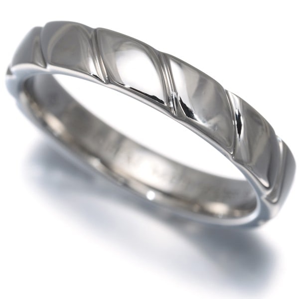 Torsade de Chaumet Platinum Ring Chaumet Eu58 950: Torsade de Chaumet Platinum Ring Chaumet Eu58 950 Platinum ring featuring the iconic Torsade de Chaumet design, crafted from 950 platinum for exceptional durability and shine. This elegant ring