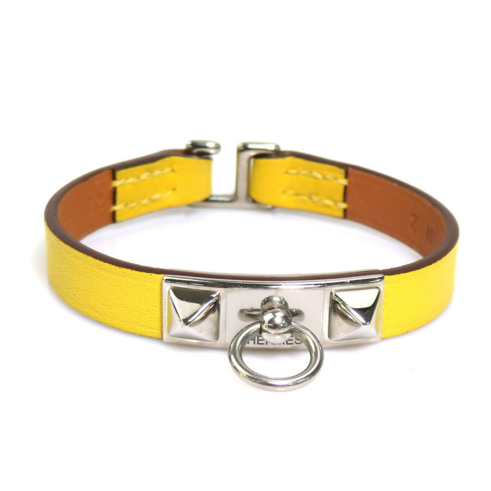 Swift Leather Charm Hermes Bracelet: Swift Leather Charm Hermes Bracelet Swift leather charm from Hermes, crafted in France. This 14cm / 5.51'' charm bracelet features swift leather material and bears a signature. A stylish accessory