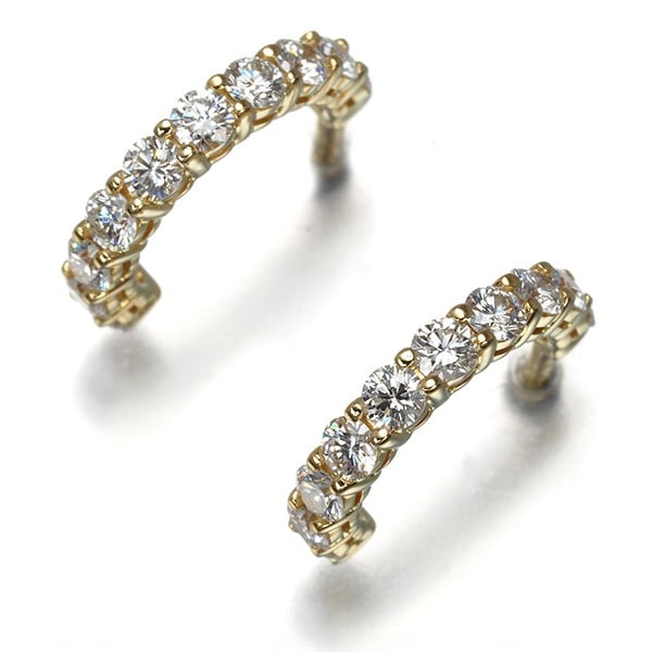 Tiffany&Co. Earrings Diamond Half Hoop 18K 750 Yellow Gold: Tiffany&Co. Earrings Diamond Half Hoop 18K 750 Yellow Gold Tiffany & Co.'s iconic diamond half hoop earrings are crafted from 18K yellow gold, featuring a total of approximately 0.5-0.6 carat