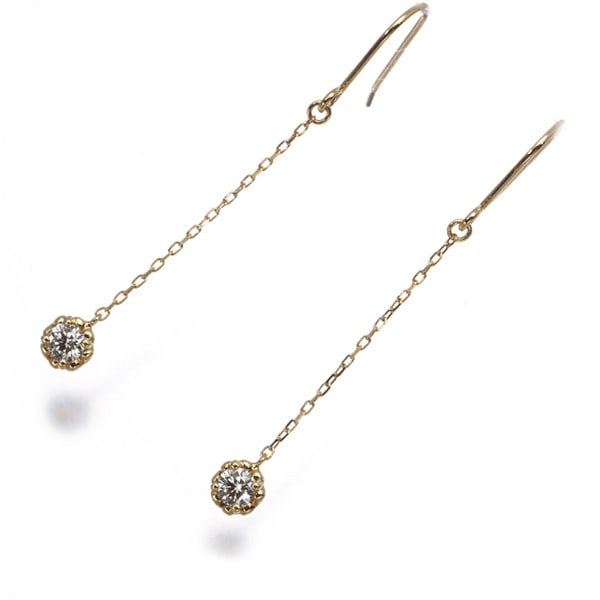 Ahkah Earrings Diamond 0.05Ct/ 0.05Ct Tia Drop 18K 750 Yellow Gold: Ahkah Earrings Diamond 0.05Ct/ 0.05Ct Tia Drop 18K 750 Yellow Gold The Ahkah Earrings feature two delicate drop earrings set with natural diamonds in 18k yellow gold. Each earring measures 3.6 x