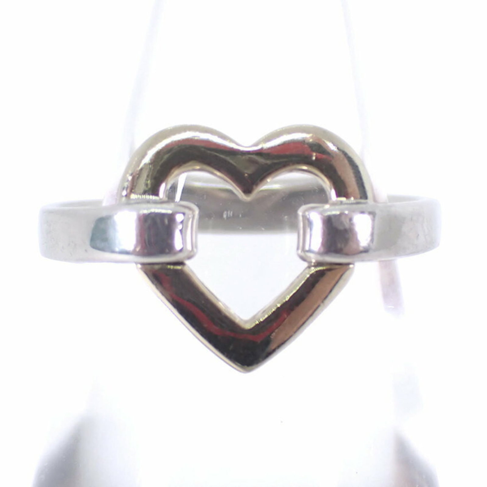 Sterling Silver Tiffany Band Ring 925: Sterling Silver Tiffany Band Ring 925 Sterling silver Tiffany band ring in size 5, crafted from high-quality sterling silver 925. This elegant band features the iconic Tiffany brand and boasts a
