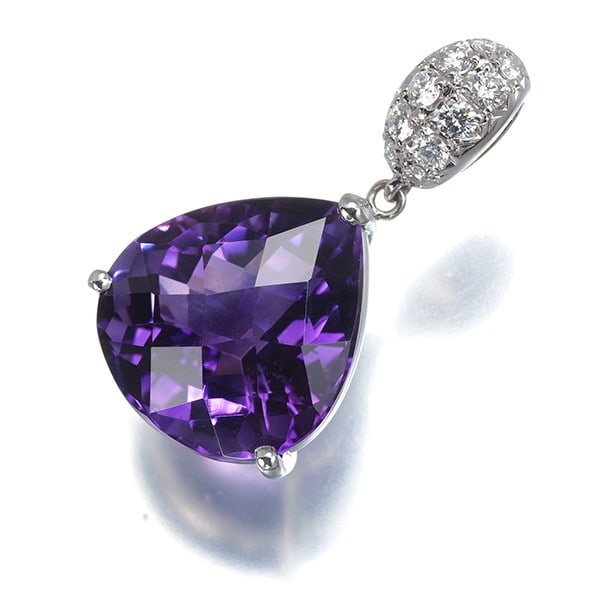 Diamond Pendant Amethyst 10.03ct 0.25ct 900 Platinum: Diamond Pendant Amethyst 10.03ct 0.25ct 900 Platinum The TASAKI Diamond Pendant Amethyst features a stunning 10.03ct amethyst stone, accompanied by a total of 0.25ct diamonds, set in 900 platinum.