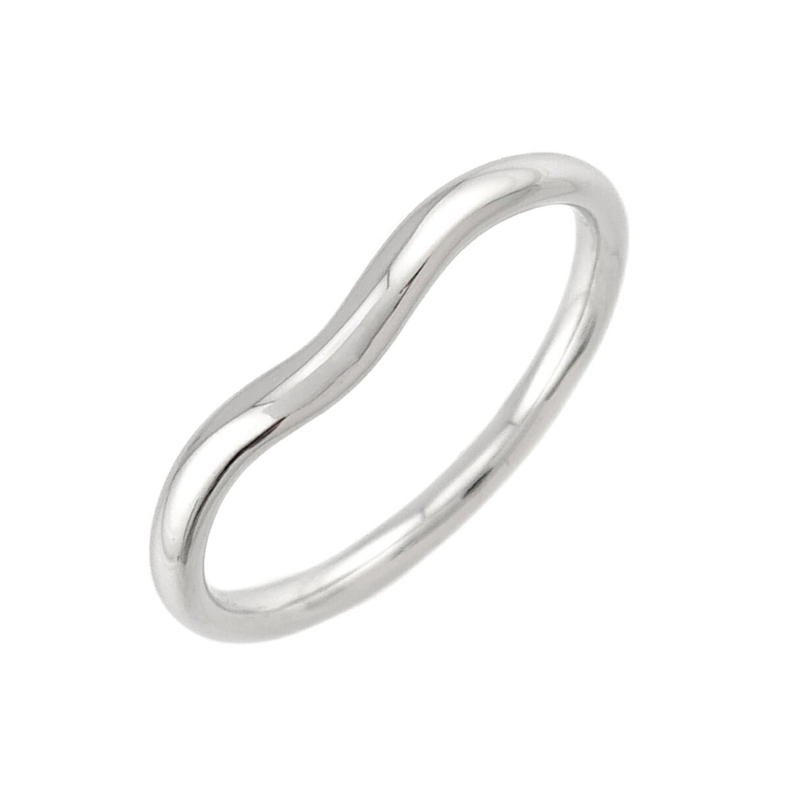Tiffany platinum ring band: Tiffany platinum ring band Platinum band ring from Tiffany, featuring 950 platinum material and available in US size 8.5 and Japanese size 17. This ring showcases the luxury of Tiffany's high-end