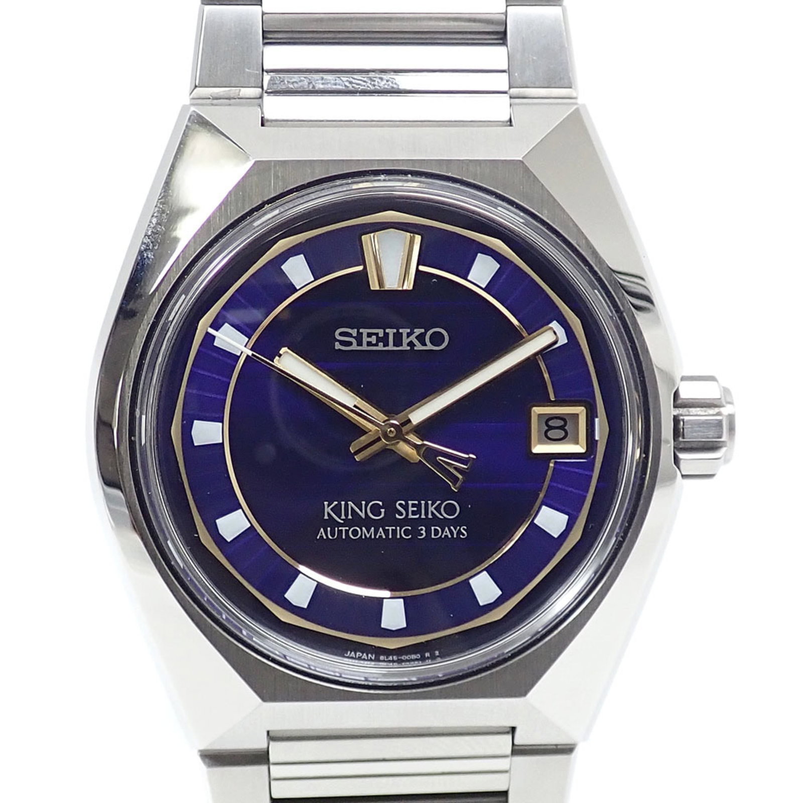 Wristwatch by Seiko: Wristwatch by Seiko Stainless steel case and band provide a sleek, durable finish. The silver dial is complemented by a self-winding automatic movement, making for a reliable timekeeping companion.