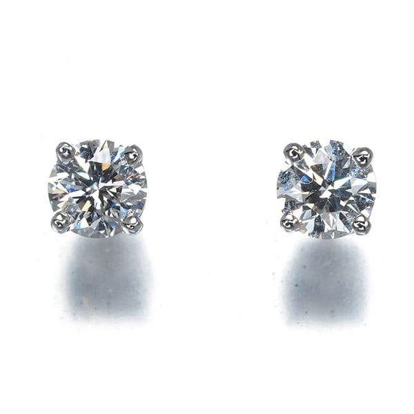 Tiffany&Co. Earrings Diamond 0.38Ct/ 0.38Ct Solitaire 950 Platinum: Tiffany&Co. Earrings Diamond 0.38Ct/ 0.38Ct Solitaire 950 Platinum Tiffany&Co.'s platinum solitaire earrings showcase a stunning 0.38ct diamond, expertly set in a sleek stud design. The natural