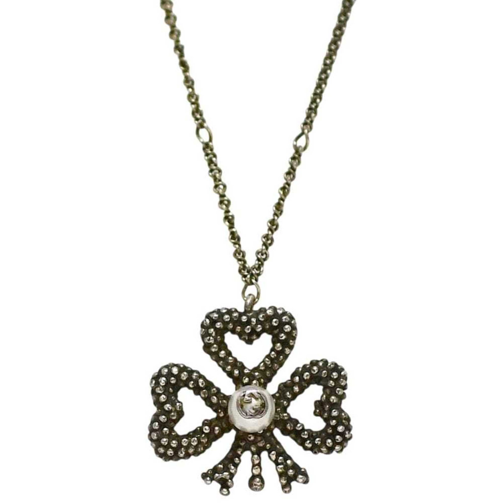 Faux pearl necklace with interlocking clover design silver 925: Faux pearl necklace with interlocking clover design silver 925 Silver 925 interlocking clover design faux pearl necklace with intricate details, crafted from high-quality materials for a luxurious loo