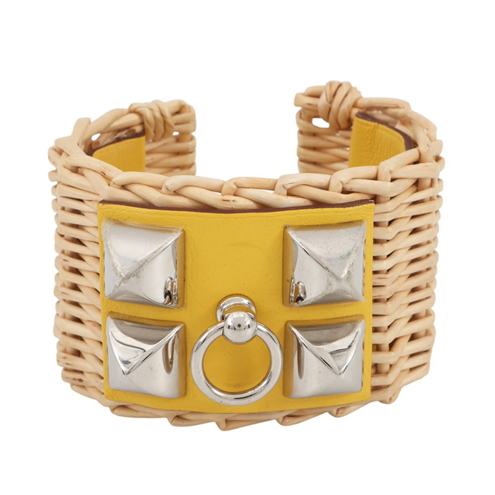Swift Leather Charm Hermes Bracelet: Swift Leather Charm Hermes Bracelet Swift leather charm bracelet from Hermes, featuring lime color and measuring 17.5cm in length with a width of 4.5cm. This charm bracelet showcases the brand's signa